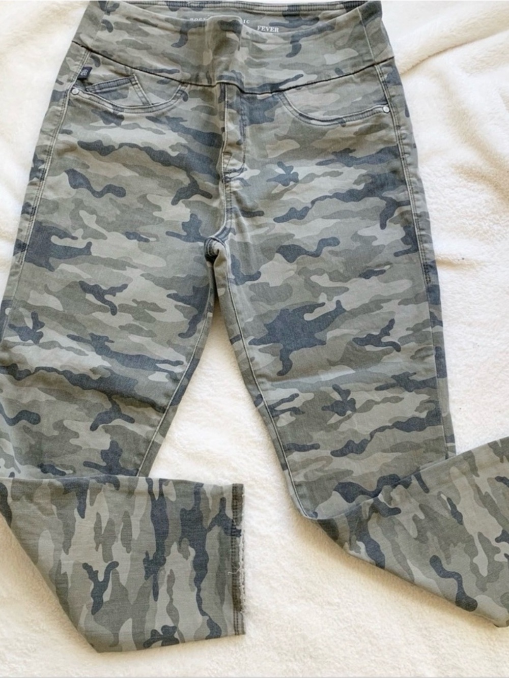 Rock & Republic Camo Ankle Jeans in Green and Gray